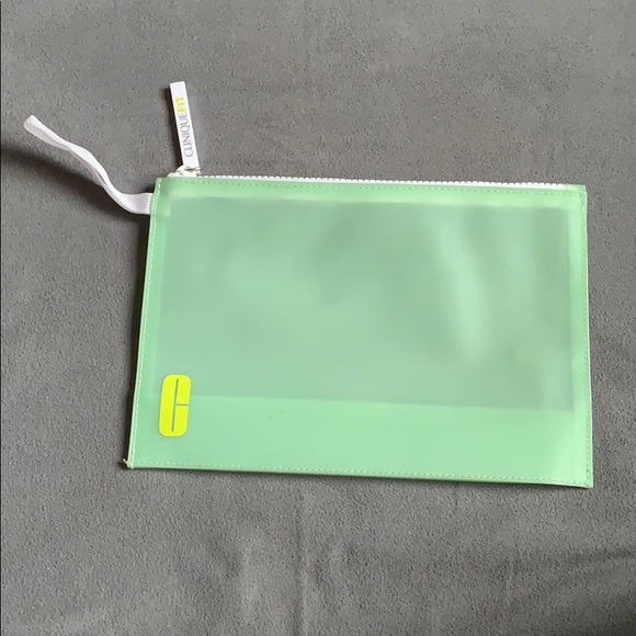 Lot of 4 Cosmetic Pouches - Picture 2 of 5